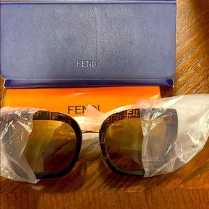 Fendi sunglasses NIB 55mm Gradient Brown